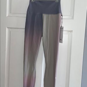 Alo Yoga Leggings size XS NWT